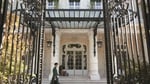 Shangri-la hotel, paris-entrance of the hotel2-january2011